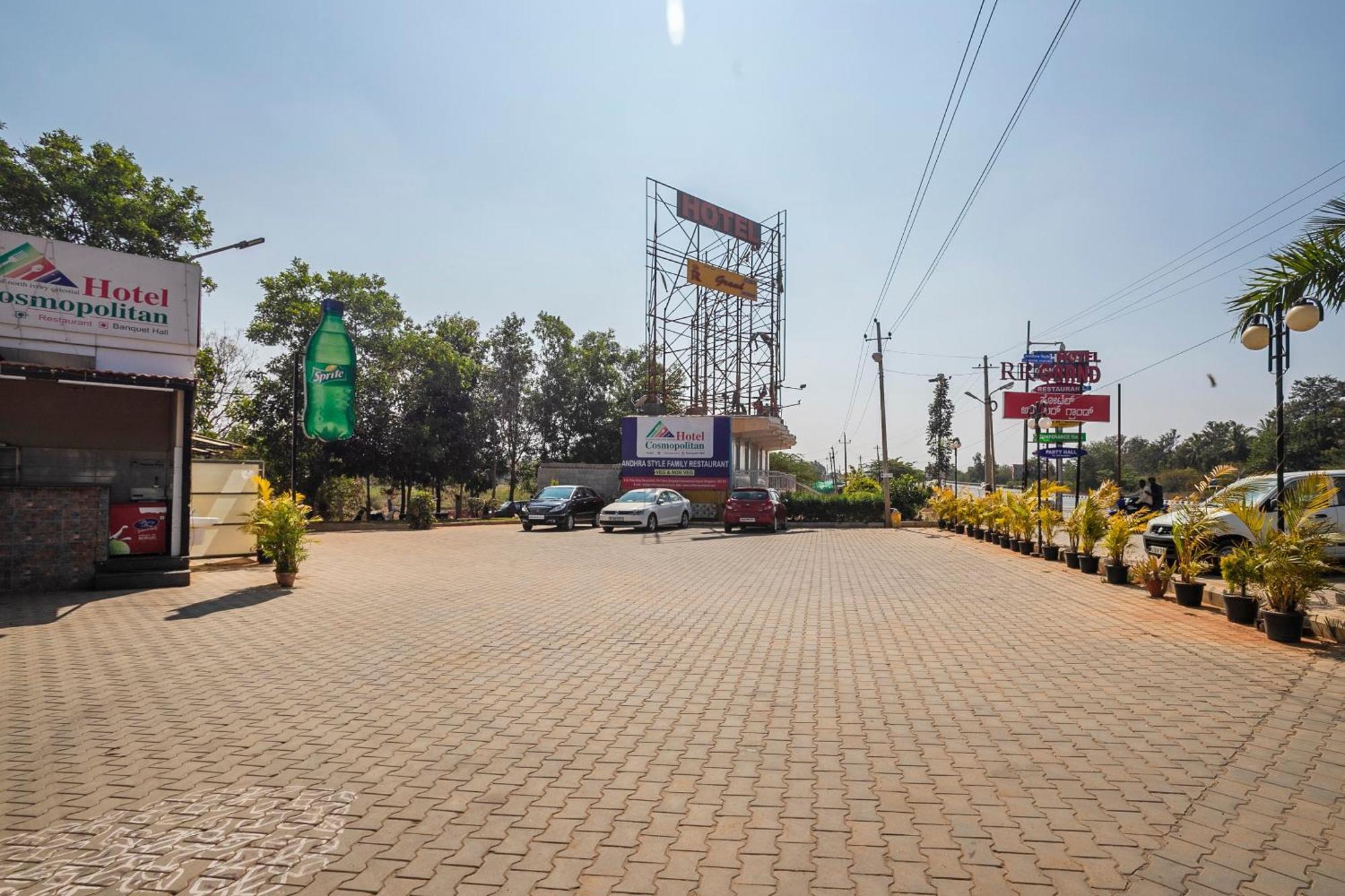 Collection O Cosmopolitan Hotel Devanahalli Luaran gambar